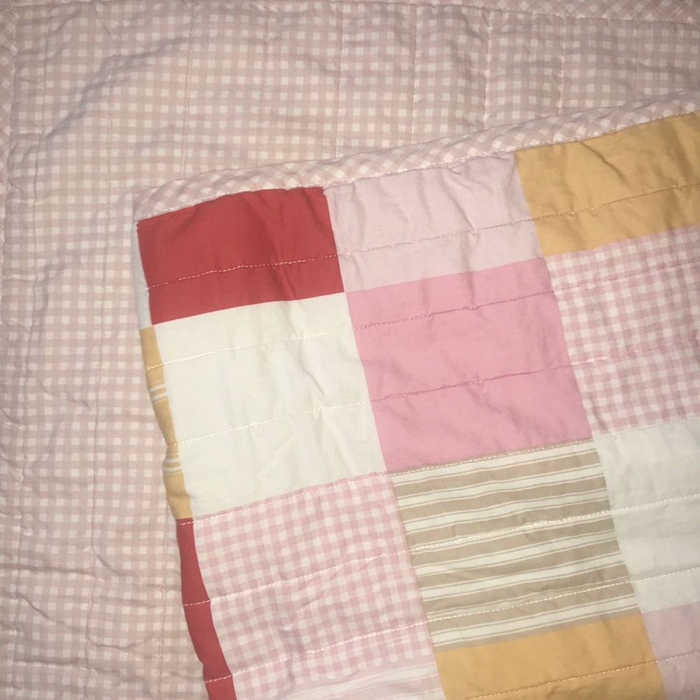 Toddler bed quilt